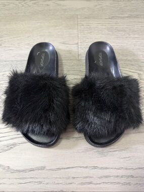 Topshop Black Faux Fur Slide Slippers